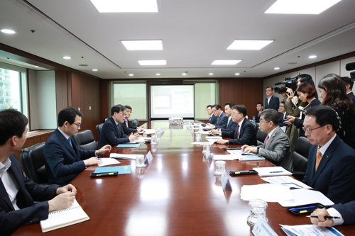 금감원장 "증권사들 허점 찾기 위해 레드팀 운영해봐야"