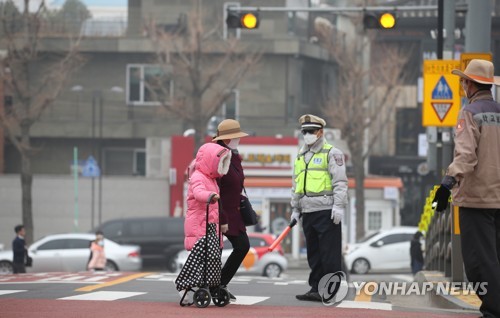 미세먼지가 바꾼 학교 풍경… 심한 날 야외수업 실종