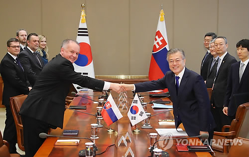 문 대통령 "韓원전에 실망 안할 것"… 슬로바키아에 '세일즈외교'