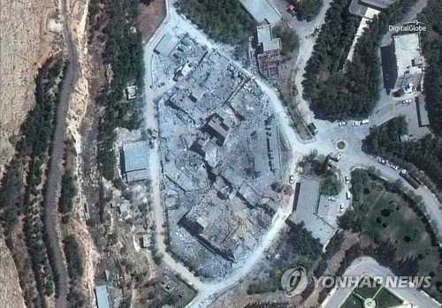 건물 사라진 자리에 돌무더기만… 시리아 공습 전후 위성사진