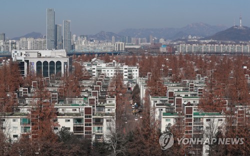 강남 재건축 1만9000가구 이주비 '비상'… 대출 규제로 '반토막'