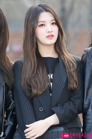 [TEN PHOTO] CLC 오승희 &#39;순정만화 미모&#39;