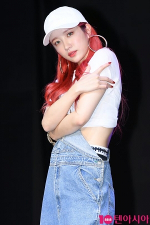 '컴백' EXID 하니 “오마이걸 아린, '떡튀순' 같이 먹어요”