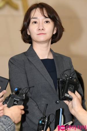 [TEN PHOTO] 김흥국 성폭행혐의 &#39;인터뷰 갖는 피해자측 변호사&#39;