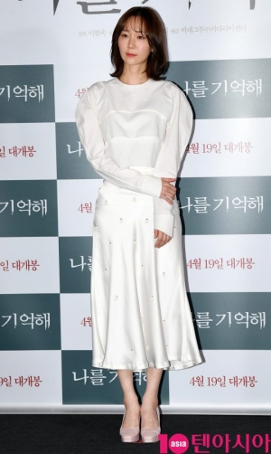 [TEN PHOTO]이유연 &#39;화이트 원피스로 미모발산&#39;