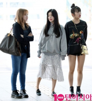 [TEN PHOTO]레드벨벳 웬디-아이린-슬기 &#39; 조이-예리 없이 따로 출국&#39;