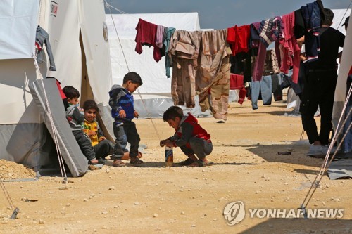 시리아공습 '성공' 자평에도 8년째 내전 주민 참상은 그대로