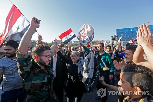 시리아, 미·영·프 공습 규탄… "미사일 대부분 요격" 주장