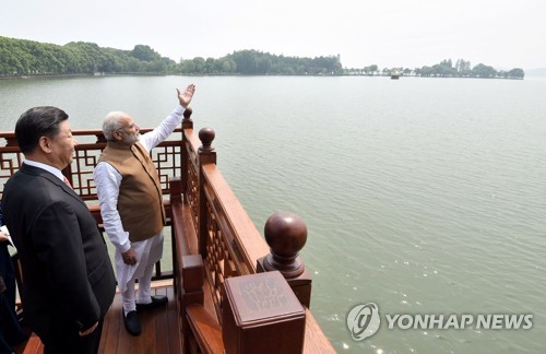 '한 배에 탄' 시진핑-모디, 국경 긴장 완화·협력 강화 다짐