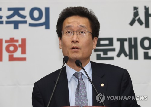 한국당 "탈원전 공론화 때 재미 봤나"… 김상곤 사퇴 촉구