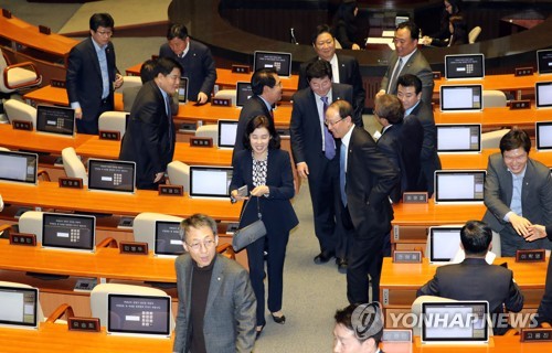 4월 국회 첫날부터 파행…본회의 불발·여야 쟁점법안 대립