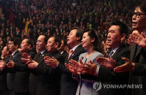 함께 부른 통일노래… 평양 남북합동공연 '감동의 무대'