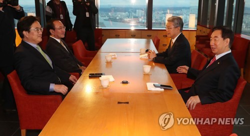 여야 원내대표, '국회 정상화' 합의 실패…개헌 대립도 여전