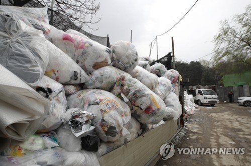 '쓰레기대란' 열흘… 환경부, 폐비닐업계 소각비용 금주 긴급지원