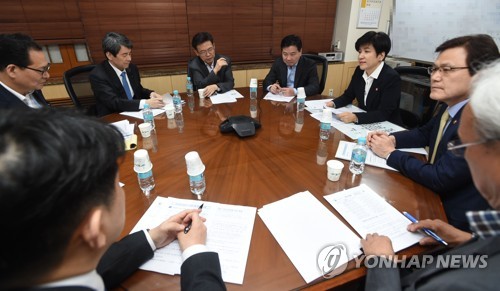 김동연, 한국GM노사 합의시한에 귀국… "신속한 타결" 촉구