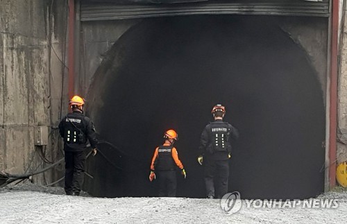 갱구∼매몰사고 지점까지 5㎞ 비좁고 구불구불…구조작업 난항