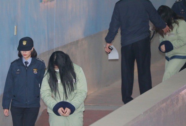 인천 초등생 살인사건 주범과 공범 법정 향하는 모습 (사진=연합뉴스)