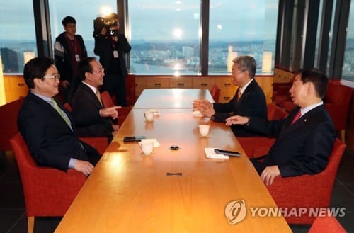 여야 원내대표, '국회 정상화' 합의 실패…개헌 대립도 여전