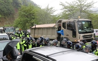 주한미군 "사드기지 장병 점심은 전투식량… 시설 개조 필요"