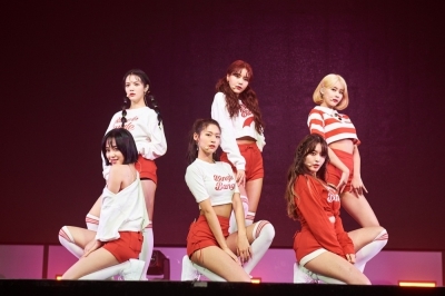 AOA 신곡 '빙글뱅글', 성공적 컴백 … 멜론 4위·벅스 1위로 첫 진입