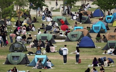 이른 더위에 주말마다 한강변은 소음공해·쓰레기 더미