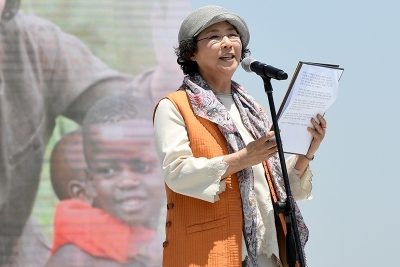  고두심, '어린이들을 위한 시 낭독'