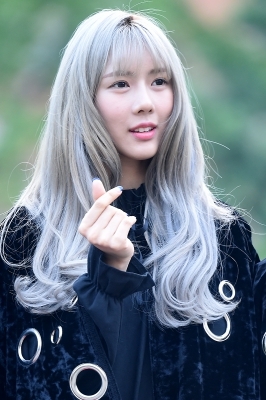  드림캐쳐 유현, '감탄을 부르는 미모~'