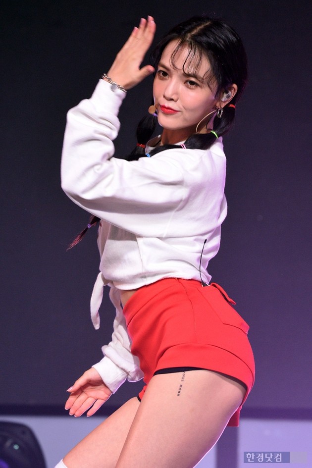 [포토] AOA 지민, '내 랩을 시작하지'