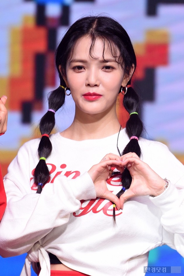 [포토] AOA 지민, '하트 장인'