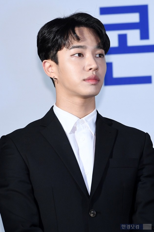 [포토] 하이라이트 이기광, '자체발광 비주얼~'