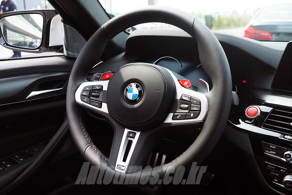 [시승]네바퀴의 고성능, 6세대 BMW M5