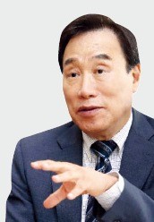 김광두의 작심 비판 "구조적 위기 심각한데 경제팀 고민이 안보인다"