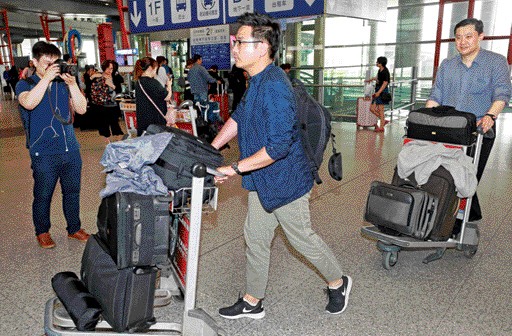 북한, 풍계리 핵실험장 한국 취재진 끝내 거부…외신기자들 원산행