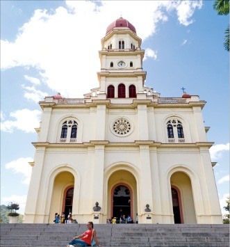 쿠바 신앙의 중심인 엘 코브레 성당
 