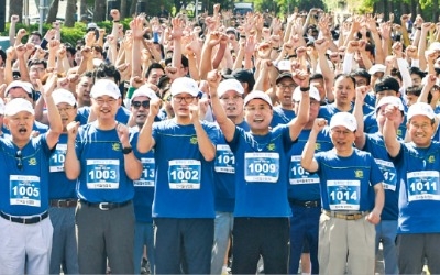 '아이언맨' 총출동… 철강사랑 마라톤