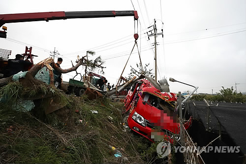 "사고버스 기사 평소 운전 험하지 않고 안전벨트 잘 매게 해"