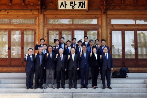 정의장, 노사정 대표자 조찬… "새 사회적 대화기구에 기대감"