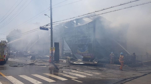 김포 가구공장서 불, 2시간 만에 진화… 18명 대피