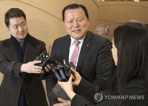 롯데 황각규 부회장 "호텔롯데 상장, 아직 준비 필요하다"