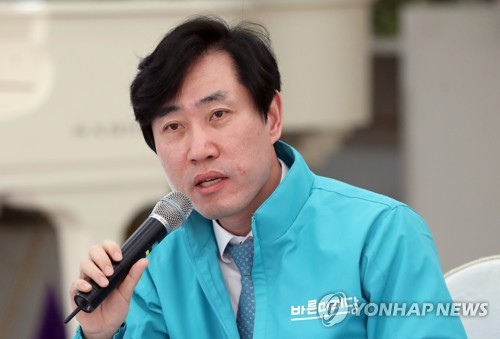 하태경 "탈북자 출신 기자 지난해 납북…정부 확인해야"