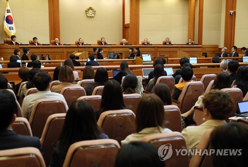 태아 생명권이냐, 여성 자기결정권이냐… 낙태죄 위헌여부 공방