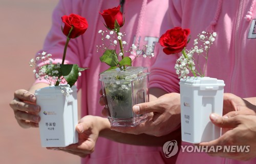 '질서 있는' 선거운동…도심·장터서 30분씩 차례로 유세