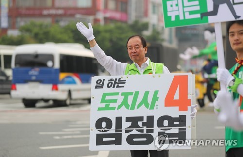 공식 선거운동 첫날…전북 후보들 곳곳에서 표밭갈이