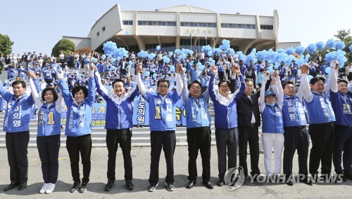 충북 선거전 돌입… 여 "미래로 가야" 야 "세대교체 필요"