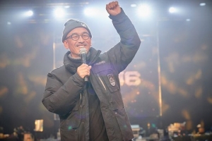 &#39;변산&#39; 이준익 감독 &#34;눌려있는 것들 깨우고 싶어...틀 깨는 시도했다&#34;