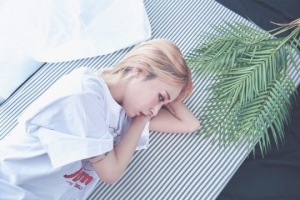 &#34;무심한 눈빛&#34;...마마무 문별, 첫 솔로 앨범 콘셉트 포토 공개
