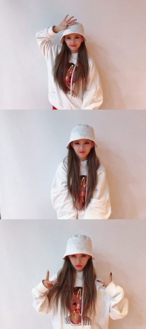 (여자)아이들 소연, 셀카 3종 공개... &#39;센스&#39; 있는 벙거지 모자 패션