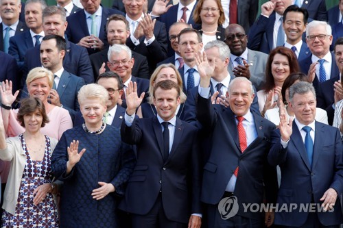 마크롱 "보호무역 안된다"…WTO 개혁 제안