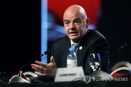 FIFA "2년에 한 번씩 8개국 '미니 월드컵' 열자"