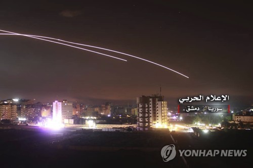 "이스라엘, 시리아 연이틀 공습"…시리아 "새 전쟁 국면"